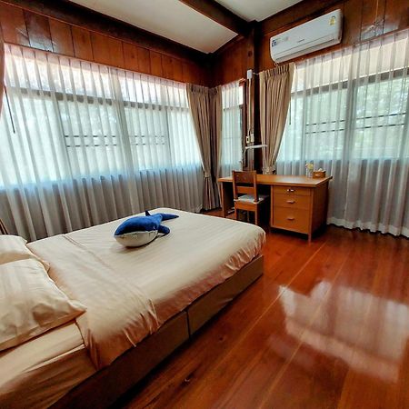 Whales Come To The River - Riverside - 3 Rooms On 2Nd Floor Ban Bang Phli Nua Εξωτερικό φωτογραφία