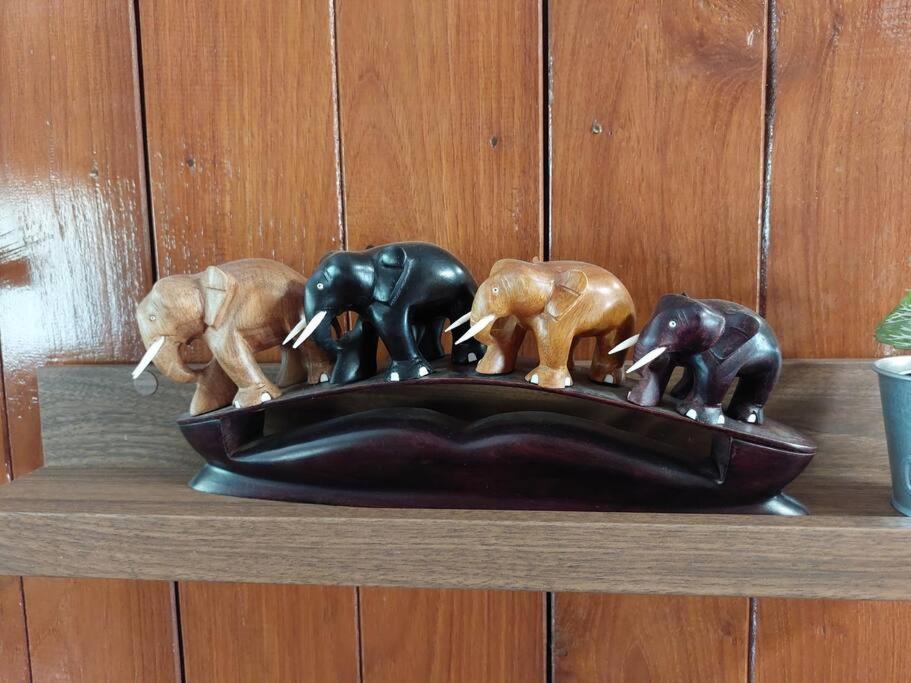 Whales Come To The River - Riverside - 3 Rooms On 2Nd Floor Ban Bang Phli Nua Εξωτερικό φωτογραφία