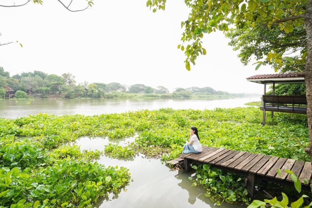Whales Come To The River - Riverside - 3 Rooms On 2Nd Floor Ban Bang Phli Nua Εξωτερικό φωτογραφία