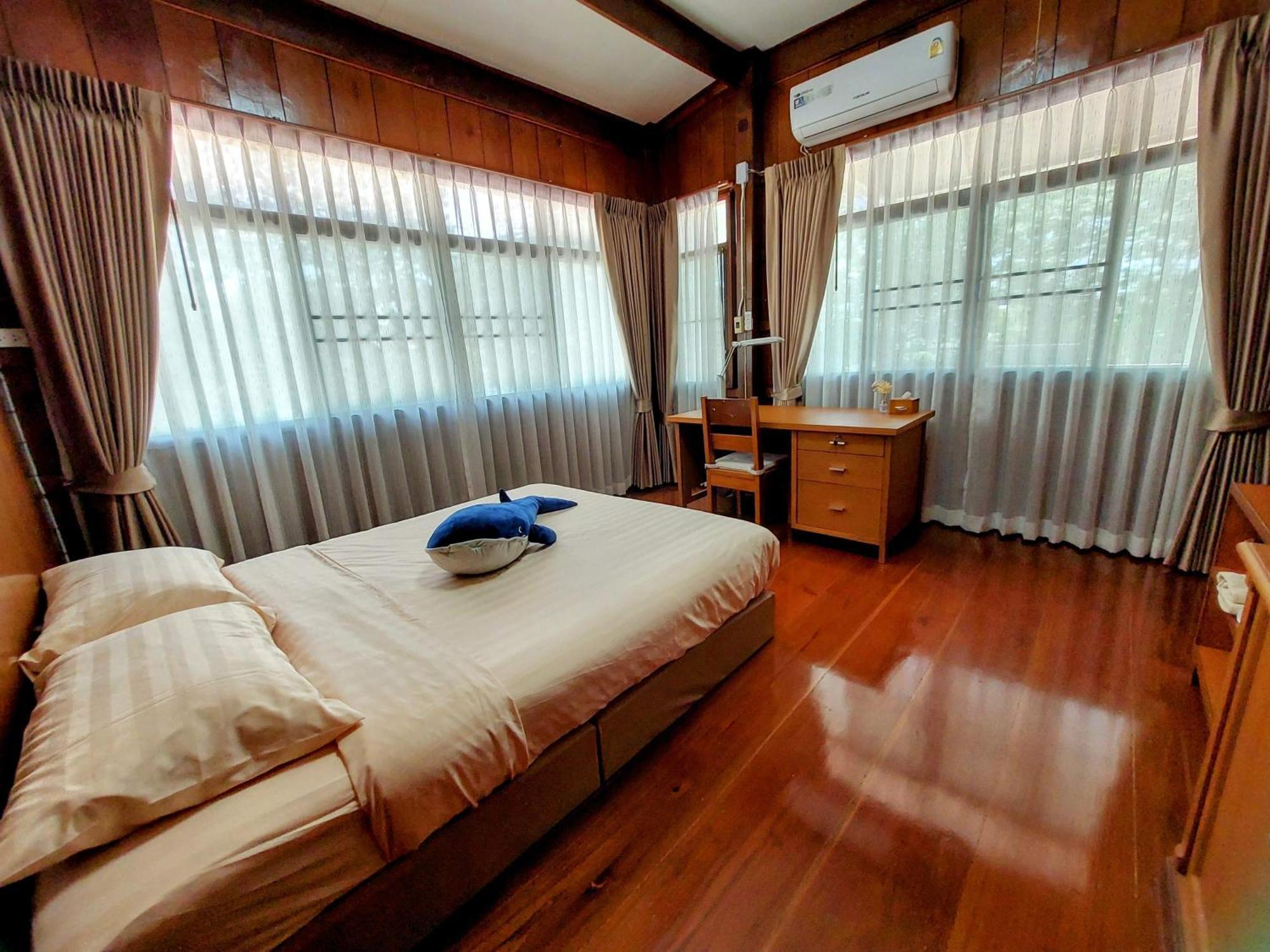 Whales Come To The River - Riverside - 3 Rooms On 2Nd Floor Ban Bang Phli Nua Εξωτερικό φωτογραφία