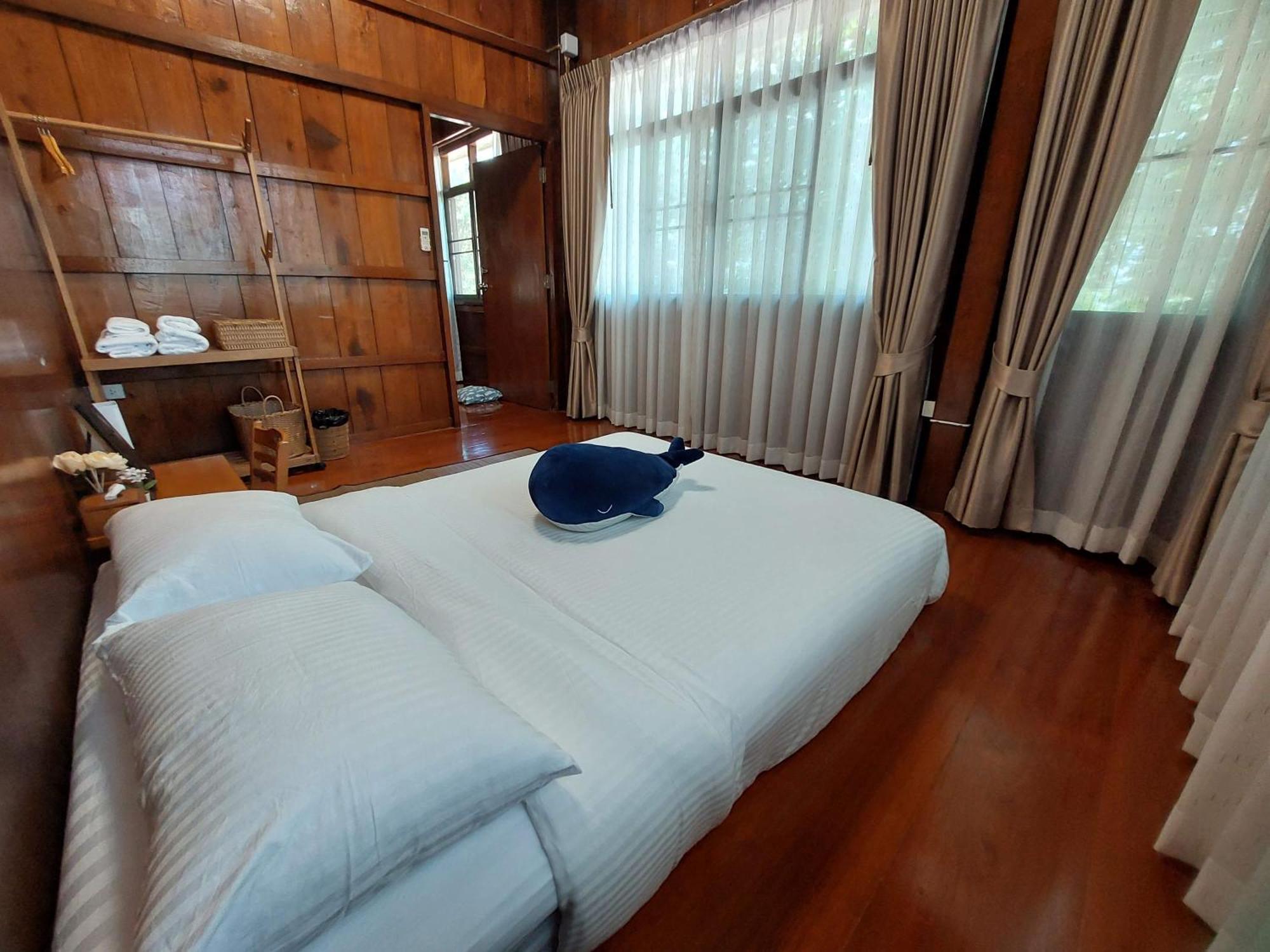 Whales Come To The River - Riverside - 3 Rooms On 2Nd Floor Ban Bang Phli Nua Εξωτερικό φωτογραφία