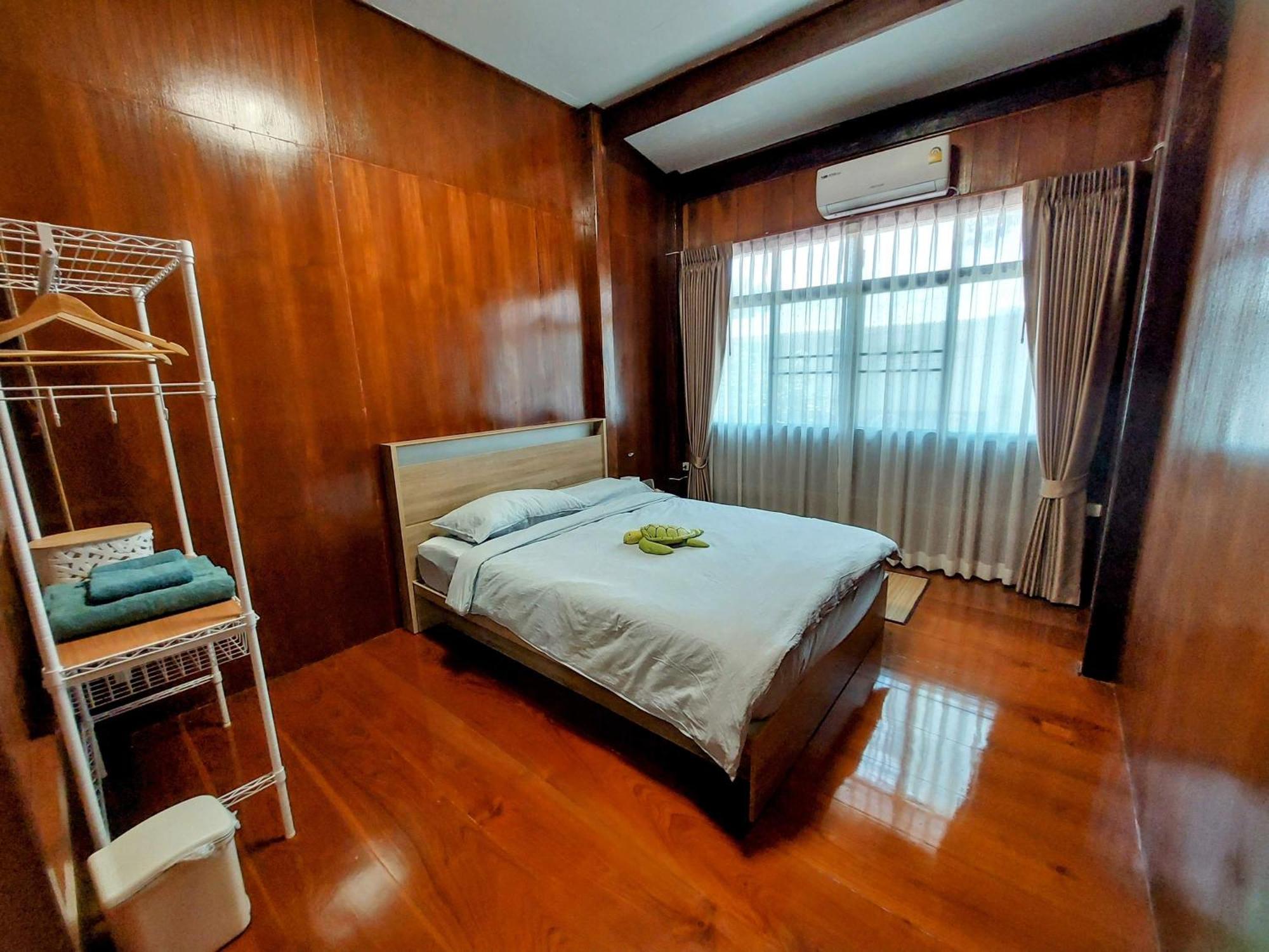 Whales Come To The River - Riverside - 3 Rooms On 2Nd Floor Ban Bang Phli Nua Εξωτερικό φωτογραφία