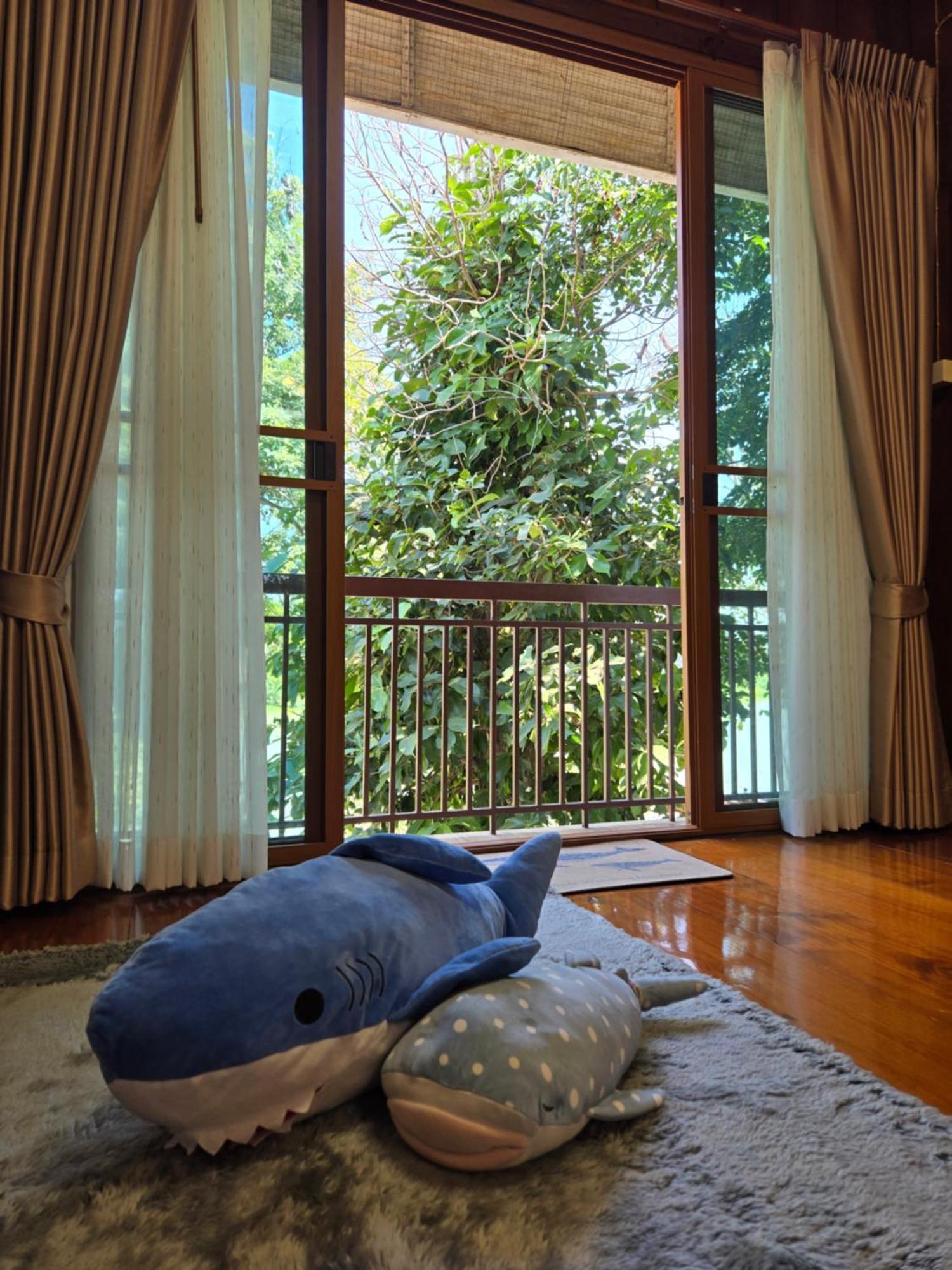 Whales Come To The River - Riverside - 3 Rooms On 2Nd Floor Ban Bang Phli Nua Εξωτερικό φωτογραφία