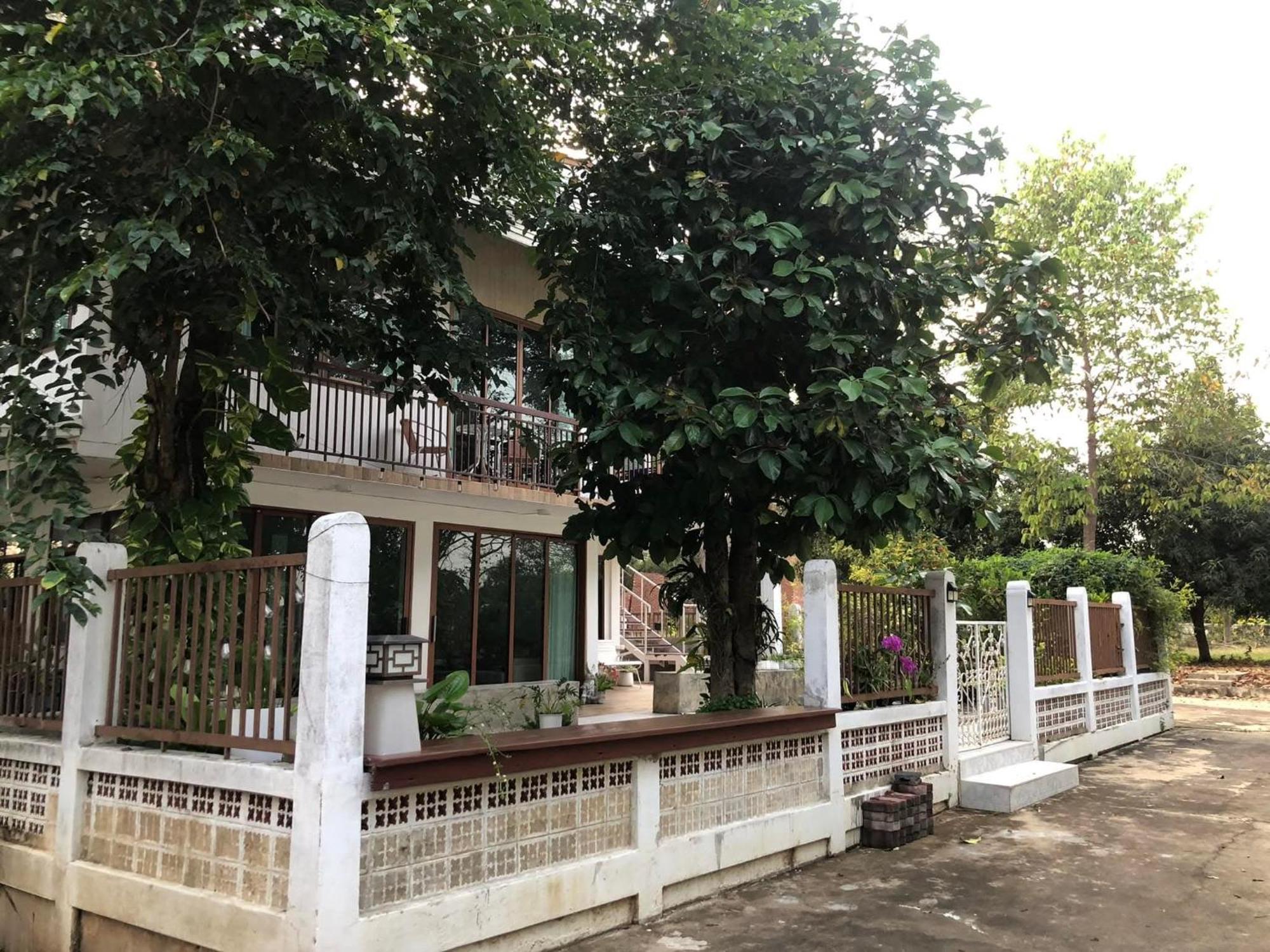 Whales Come To The River - Riverside - 3 Rooms On 2Nd Floor Ban Bang Phli Nua Εξωτερικό φωτογραφία